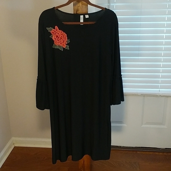 TACERA Black Loose Fitting Dress Size XL Embroidered Red Rose Ruffled Sleeves - Picture 9 of 10